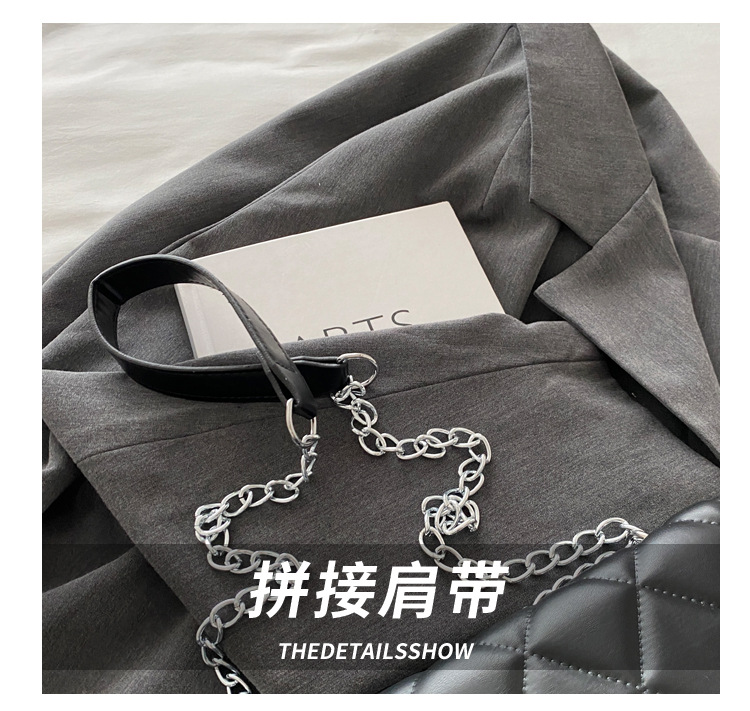 The 2024 autumn new French niche design chain small square bag, a fashionable macaron color single-shoulder crossbody bag Item Picture
