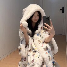 珊瑚绒蜡笔小新斗篷连帽毛绒睡衣女秋冬季新款家居服加厚睡袍外穿