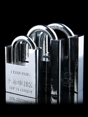 Beam-and-edge warehouse dormitory lock with half-cover design, anti-cut small padlock—durable stainless-steel-like material, resistant to cutting, prying, and theft.