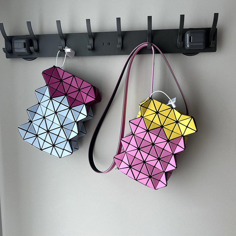 宅家BAO2025新款8月限定风琴包几何菱格时尚弹簧单肩斜挎包一生包