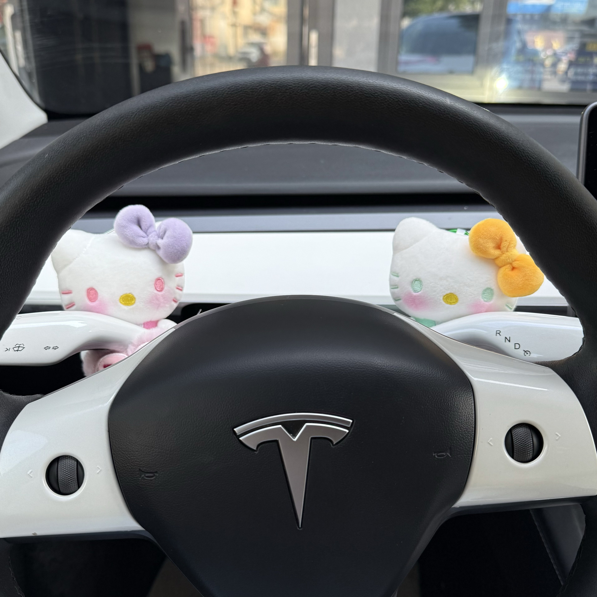 Nuevo 2025 clásico Kitty coche de marchas decoraciones limpiadores de automóviles luces de dirección decoración regalo de nuevo coche