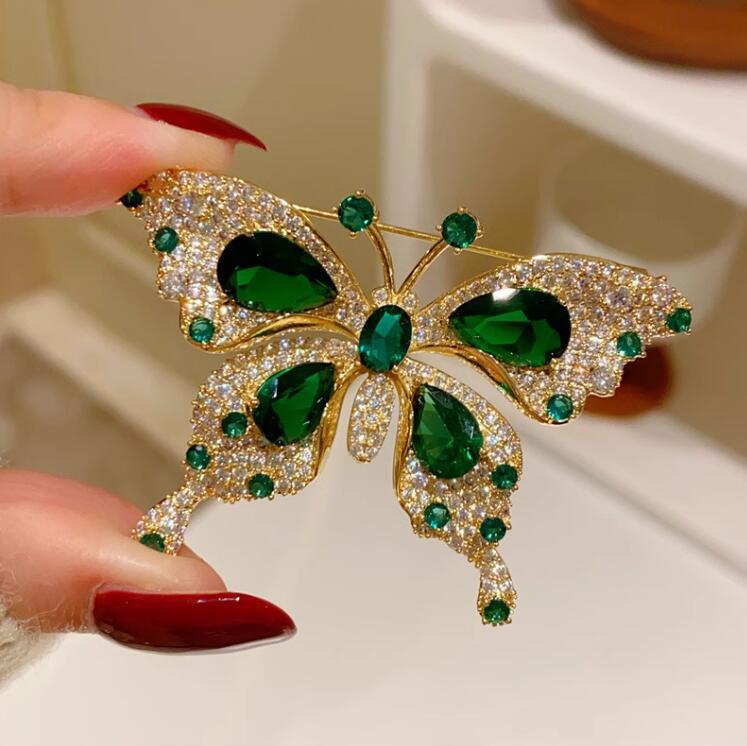 High-End Literary Emerald Elegant Butterfly Brooch for Women European and American Luxury Retro Coat Suit Accessories Pin