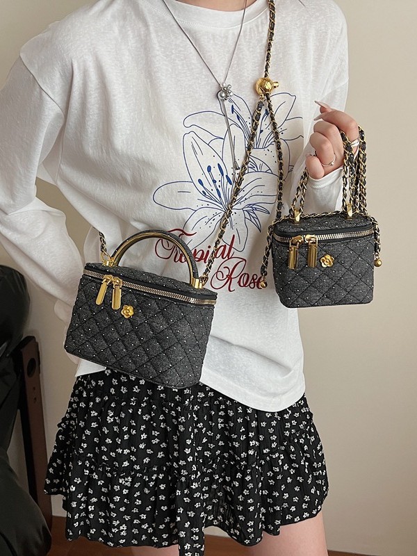 Bolso cuadrado pequeño con cadena de hilo de bordar a mano para mujer 2025 nuevo bolso de caja de diamantes de moda bolso bandolera de cadena de sentido avanzado