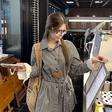 韩系氛围感黑白格子衬衫女春季新款设计感收腰长袖衬衣上衣