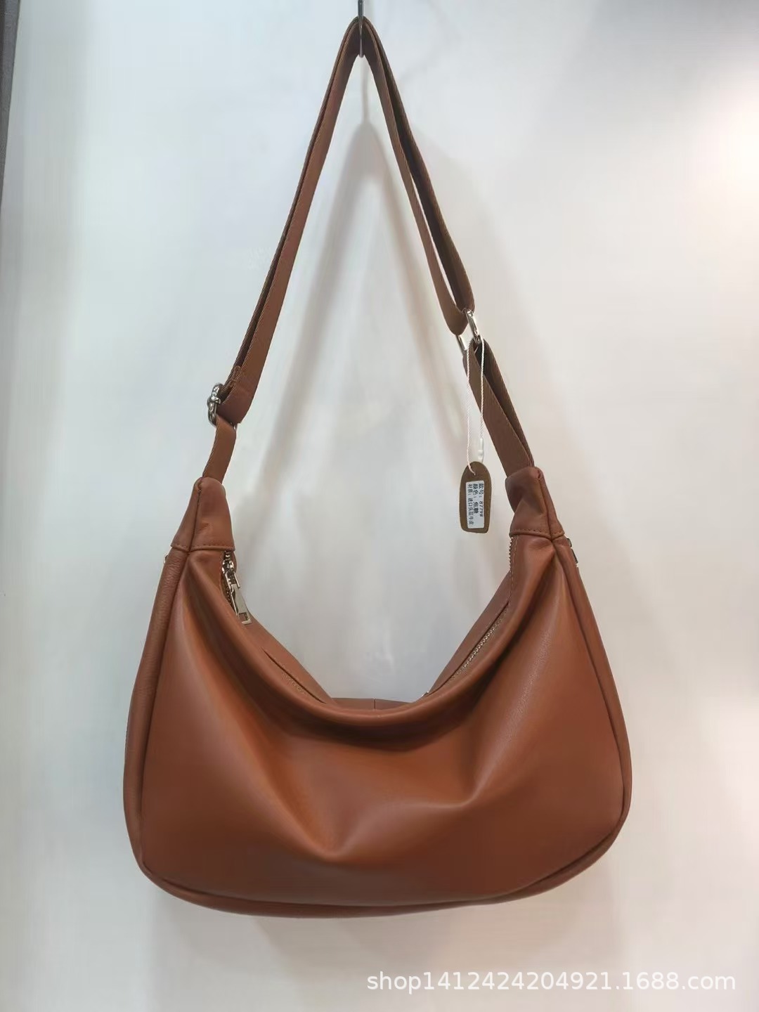 Nuevo bolso retro europeo y americano de cuero de hombro único bolso de mujer de tendencia transfronteriza bolso de hombro cruzado bolso de cuero de vaca de moda de gran capacidad