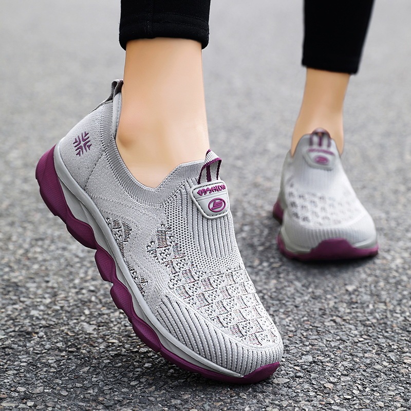 Women's Slip-On Shoes for the Elderly, Middle-Aged and Elderly Casual Walking Shoes, Breathable Fly-Knit Mesh Mother's Shoes, Comfortable Mother's Shoes