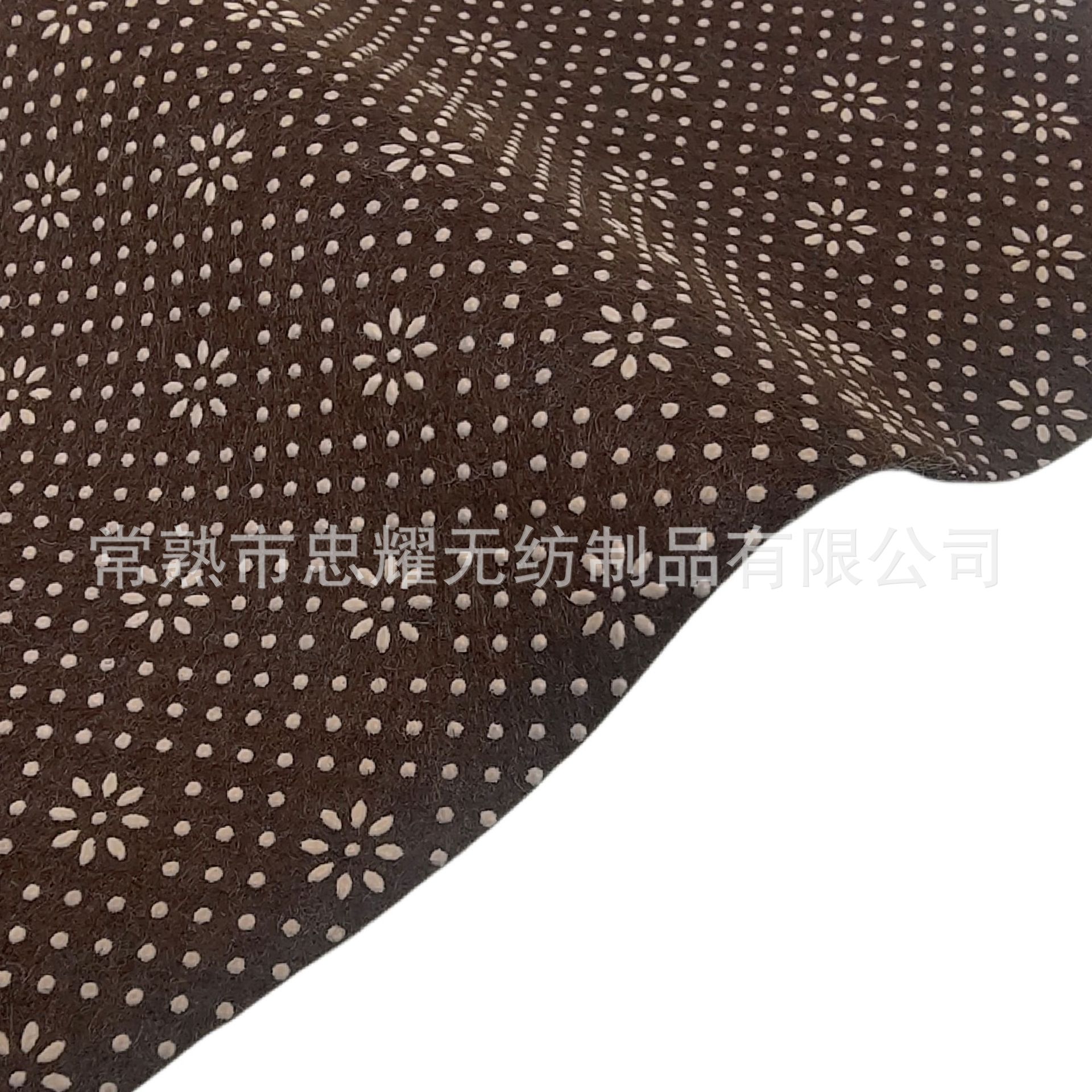 防滑地垫毛毡布PVC点塑无纺布咖啡色梅花点地毯底布家居家纺防滑