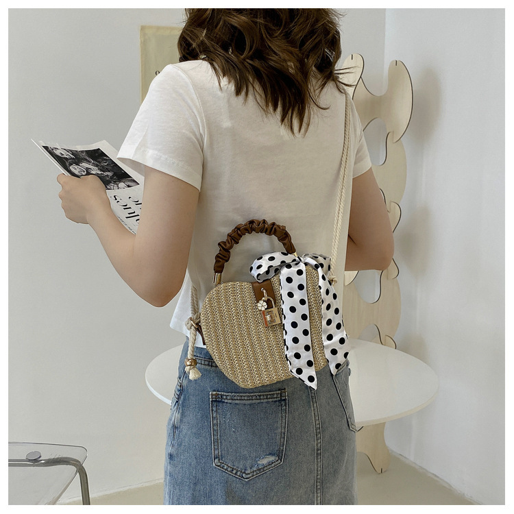 Vacation, Beach Style Women's Medium Straw Solid Color Vacation Beach Ribbon Weave Lock Clasp Straw Bag