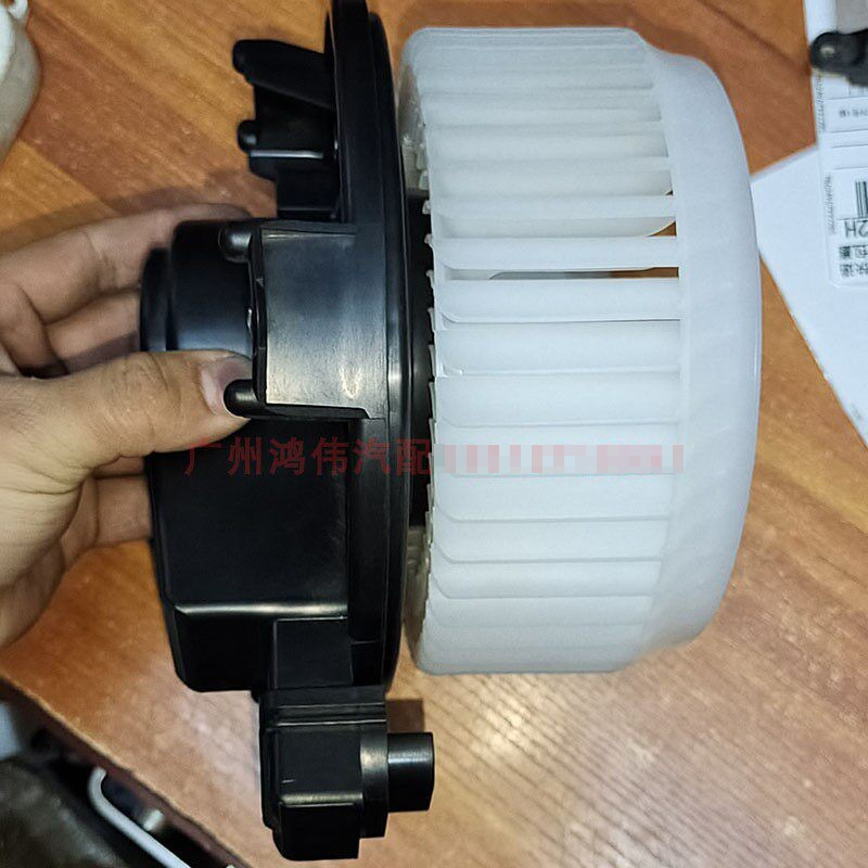 Suitable for the front air conditioning blower motor assembly of the GAC Trumpchi GS8, including the heater box cooling and heating fan motor bearing
