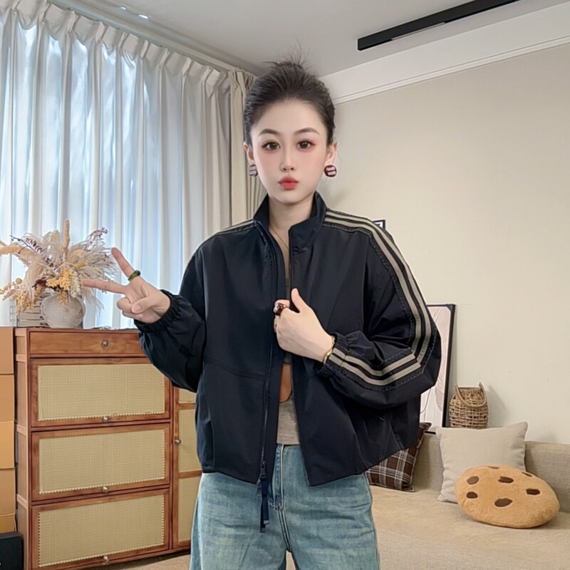 2026 Autumn Korean-style sporty casual short jacket, retro style, stand-up collar, versatile jacket, women's, navy blue, other colors 2026 Autumn Korean-style sporty casual short jacket, retro style, stand-up collar, versatile jacket, women's, navy blue, other colors