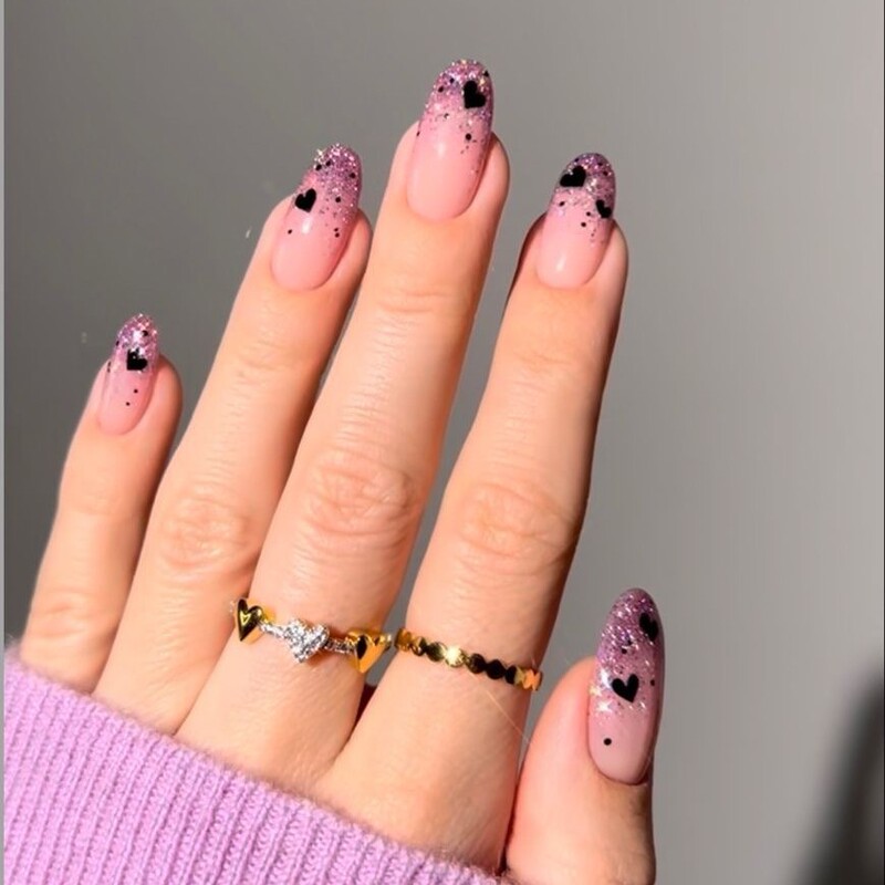 Glitter Gradient Valentine's Day Fake Nails Short Round Black Heart-Shaped Press-On Nail Pieces Cross-Border Nail Art Pieces