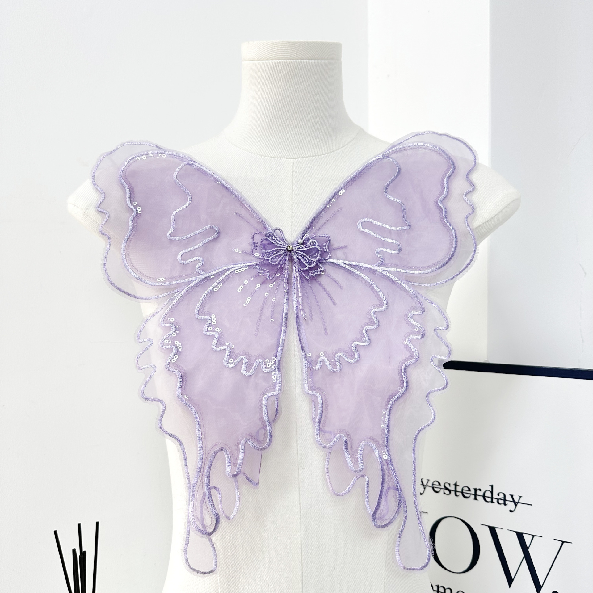 Parches de tela con bordado de encaje en stock, apliques de mariposa para ropa, accesorios para tocados, correas, decoración para camisones y vestidos.