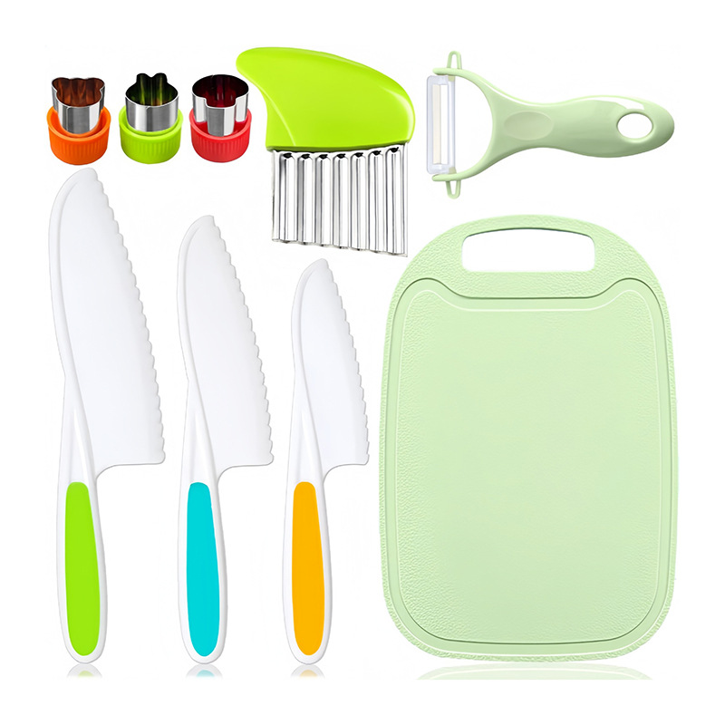 Children's kitchen small torch plastic fruit knife suit kindergarten early education tools do not hurt the hand serrated fruit knife