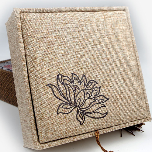 Wooden linen tassel large Buddha beads jewelry box jade bracelet bracelet bracelet packaging box wholesale