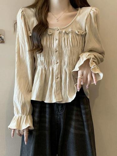 Plus-size French-style vintage pleated ruffle-edge shirt for women—perfect for spring and autumn, it subtly flatters curvy figures by hiding the belly while highlighting the collarbone, all in a chic square-neck design.