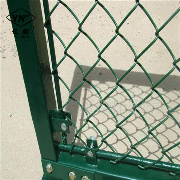 亿阔生产浸塑网球场围栏乒乓球场隔离栅笼式足球场
