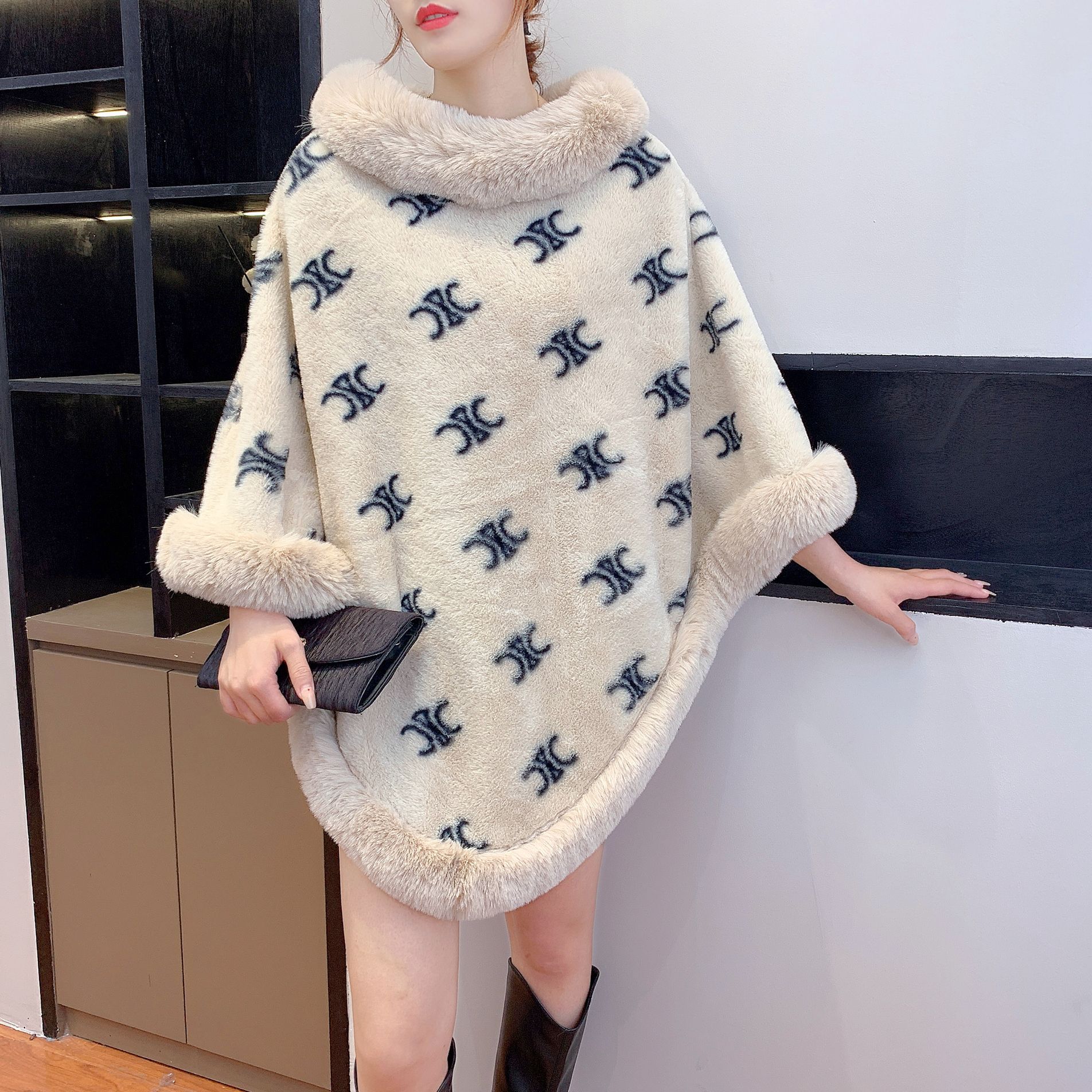 2024 otoño e invierno nueva ropa de mujer europea y americana Amazon crossover felpa estampado de fragancia moda femenina todo fósforo