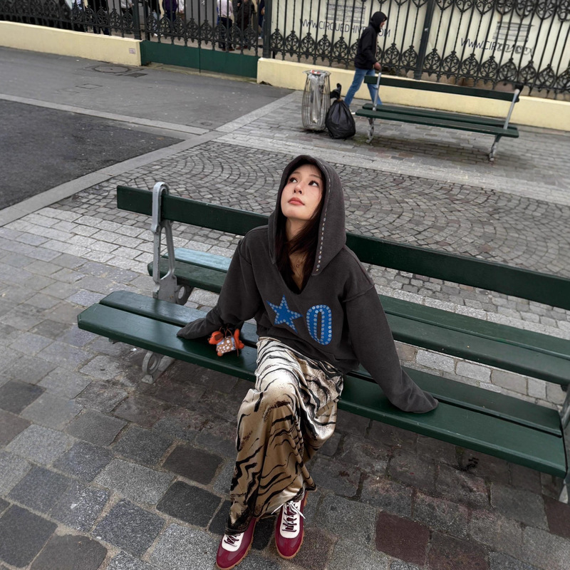 2025 New Autumn and Winter Niche Star Print Raw Edge Handmade Distressed Sequin Flip-Up Hooded Casual Sweatshirt