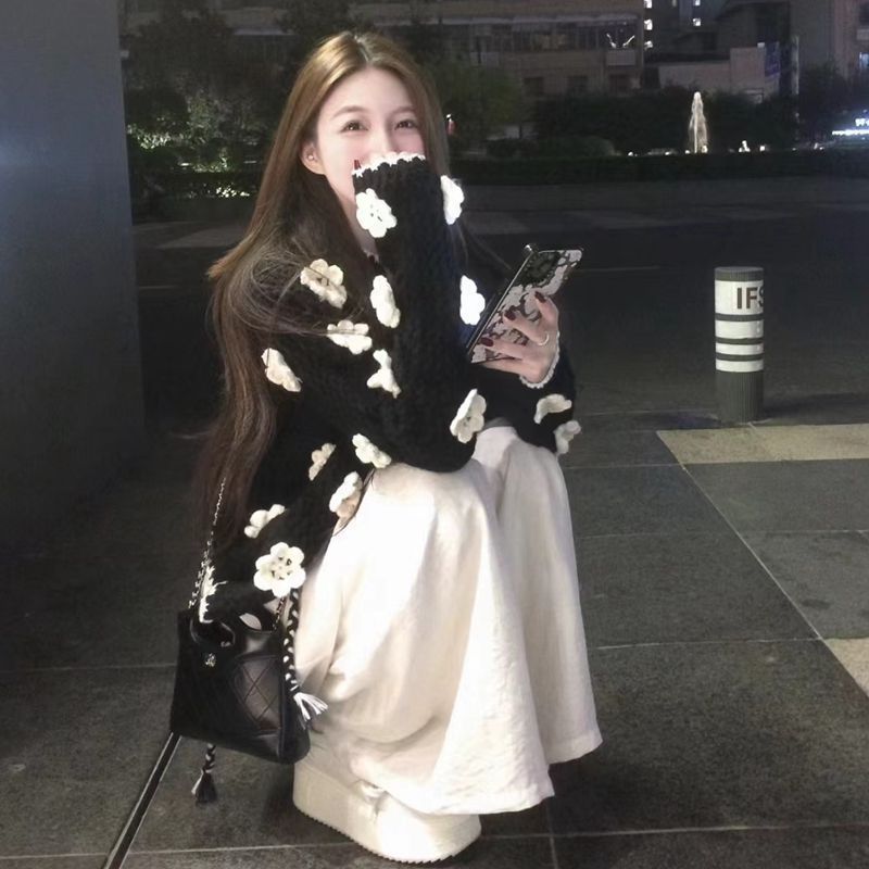 设计感镂空立体花朵针织开衫女春秋新款小众宽松别致毛衣外套上衣|undefined