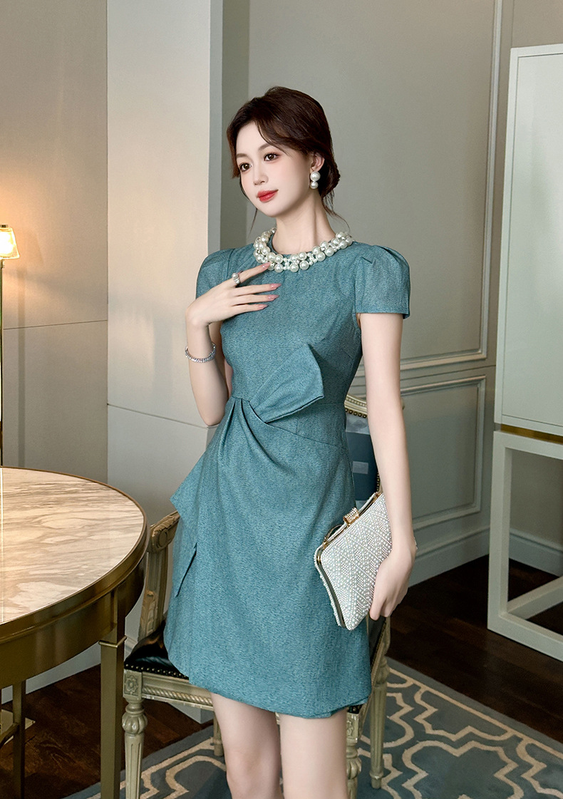 Váy chữ A cổ tròn đính ngọc trai, thiết kế nơ thắt eo, phong cách retro — Màu xanh nước hồ chi tiết 6