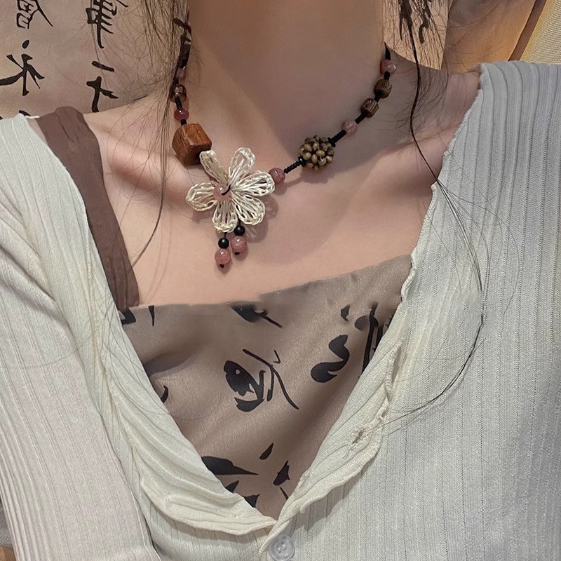 Flower Wooden Woven Necklace Women's New Chinoiserie Ethnic Style Choker Clavicle Chain Retro Bohemian Accessories