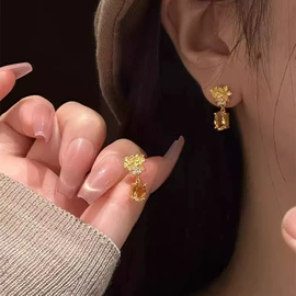 戒指;项链;手链