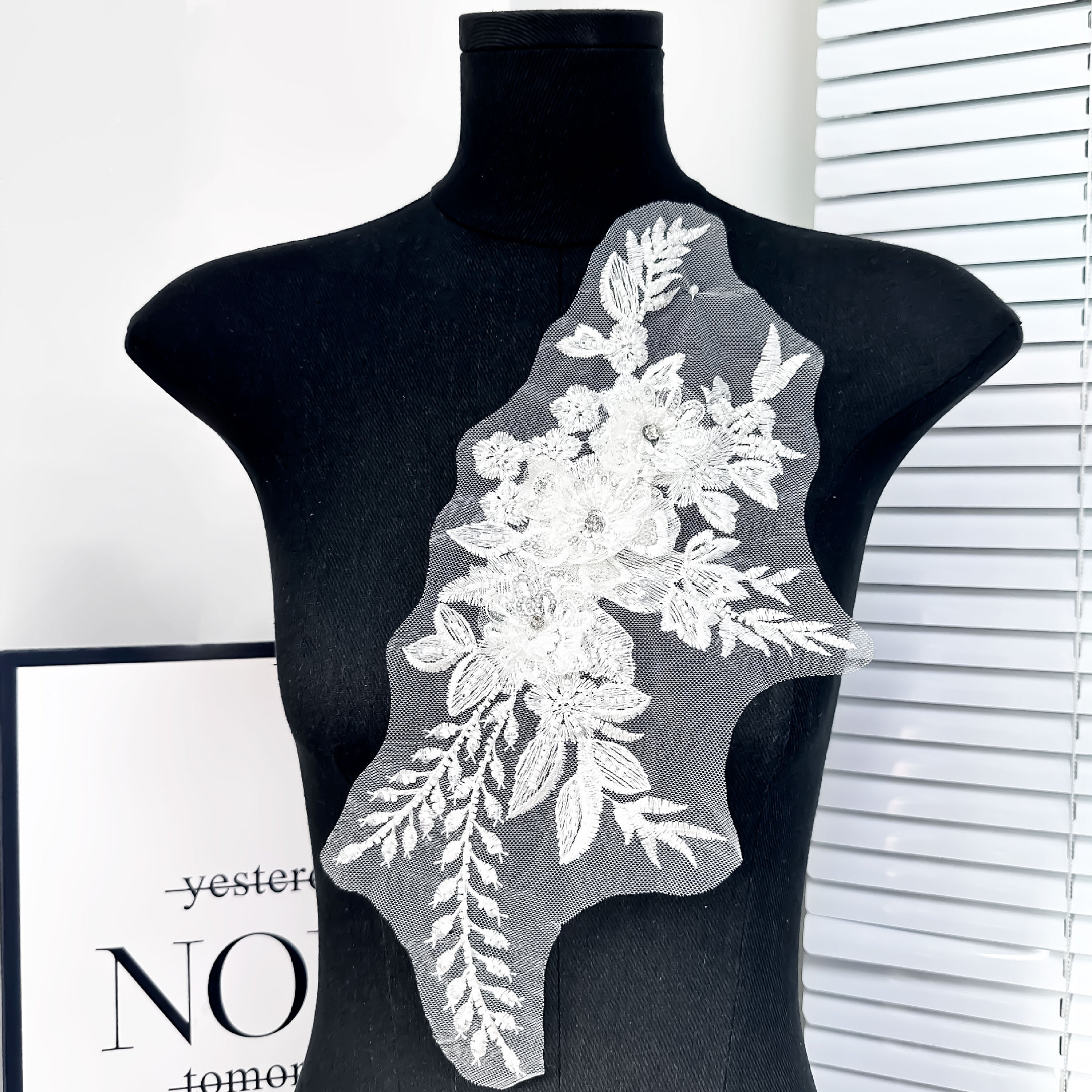 Accesorios de encaje bordados vestido de boda hechos a mano DIY decoración fan material accesorio image 2