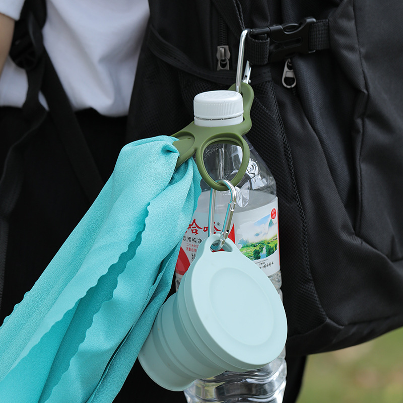 創意硅膠掛扣廠家批發旅行背包掛帶飲料礦泉水硅膠扣便攜登山掛鈎