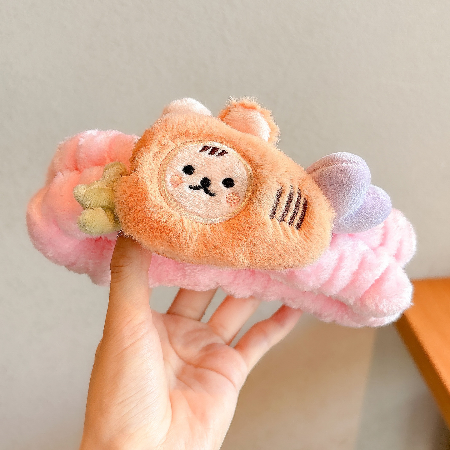 Cute pelúcia lavado facial correa de cabello para mujeres 2025 nuevo tipo de máscara especial para el cabello de maquillaje atar cabello correa de cabello