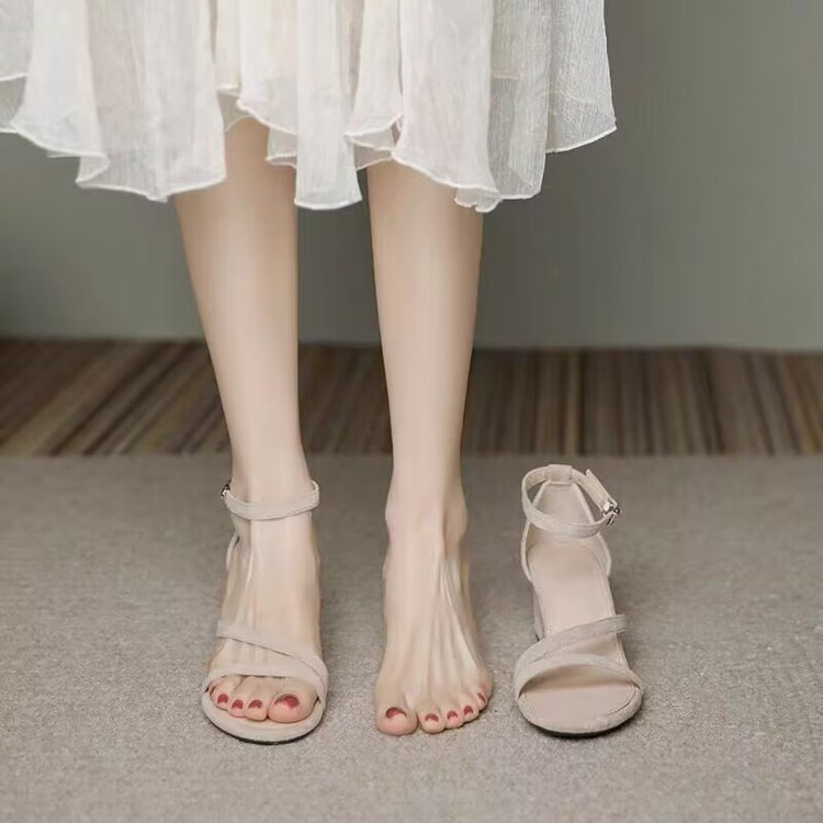 Fada francesa tierna zapatos de tacones altos para mujeres 2026 verano nuevo tacones gruesos de hebilla de sandalias de talón con falda