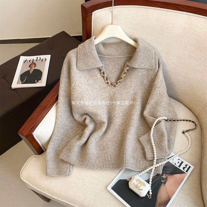 Spring and Autumn style knitted sweater, polo-neck knitted top for women, featuring a chain V-neck design, solid color, loose fit, and a flattering, slimming silhouette Spring and Autumn style knitted sweater, polo-neck knitted top for women, featuring a chain V-neck design, solid color, loose fit, and a flattering, slimming silhouette