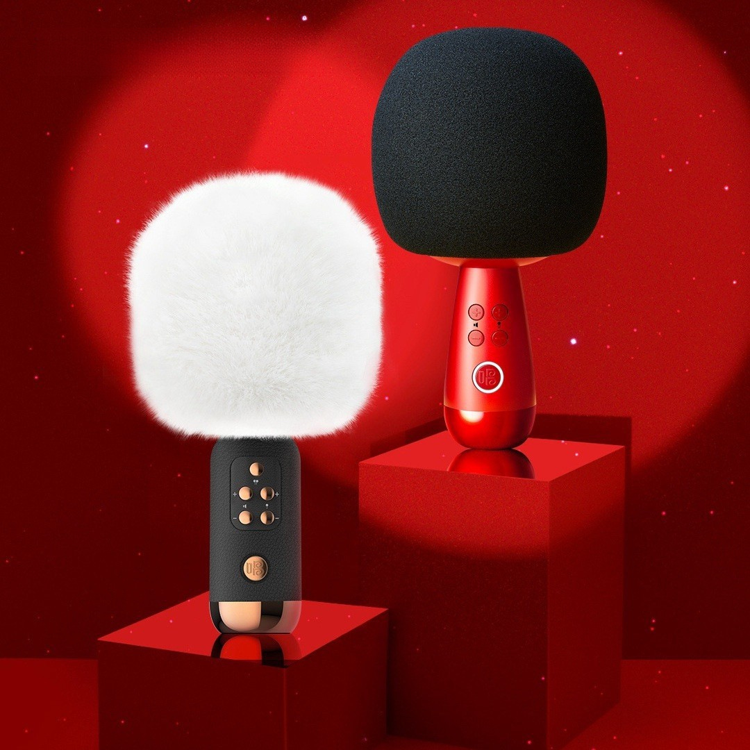 Entertainment wireless handheld microphone