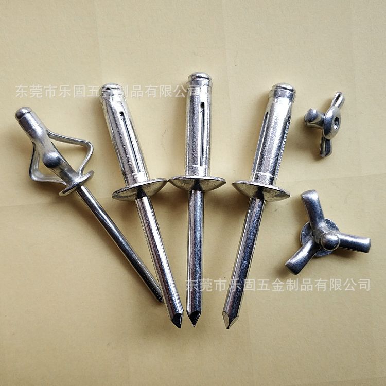 厂家直供防水灯笼抽芯铆钉开花铆钉三孔三抓拉钉6.4*23