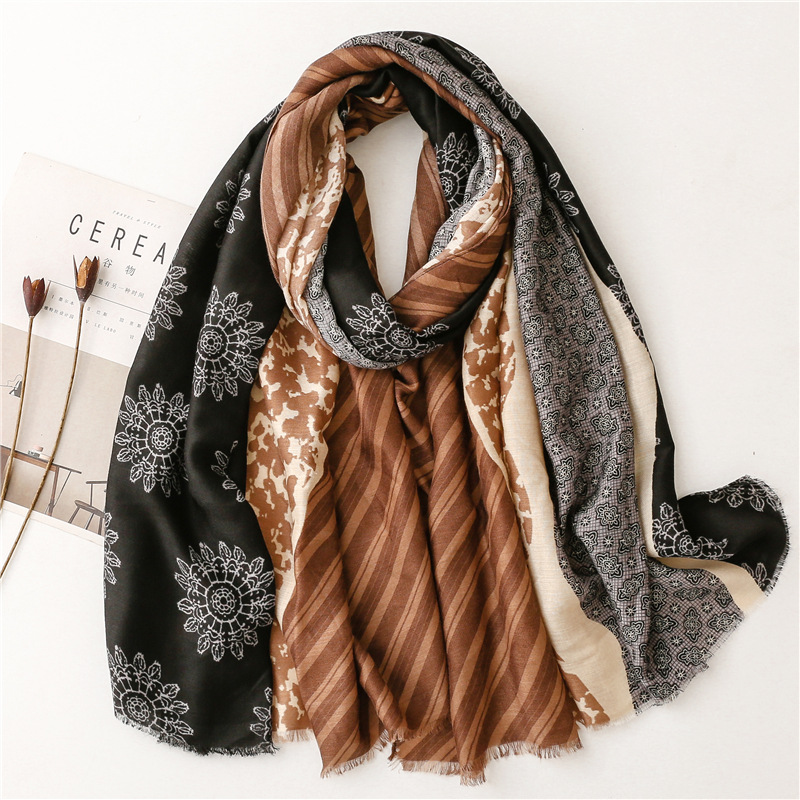 Women's Fashion Color Block Polyester Winter Scarves display picture 2