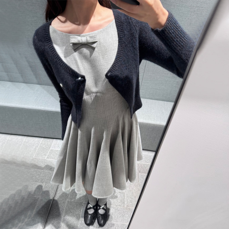 【现货】2025秋冬款优雅背心裙露背收腰祝福之日连衣裙 258152