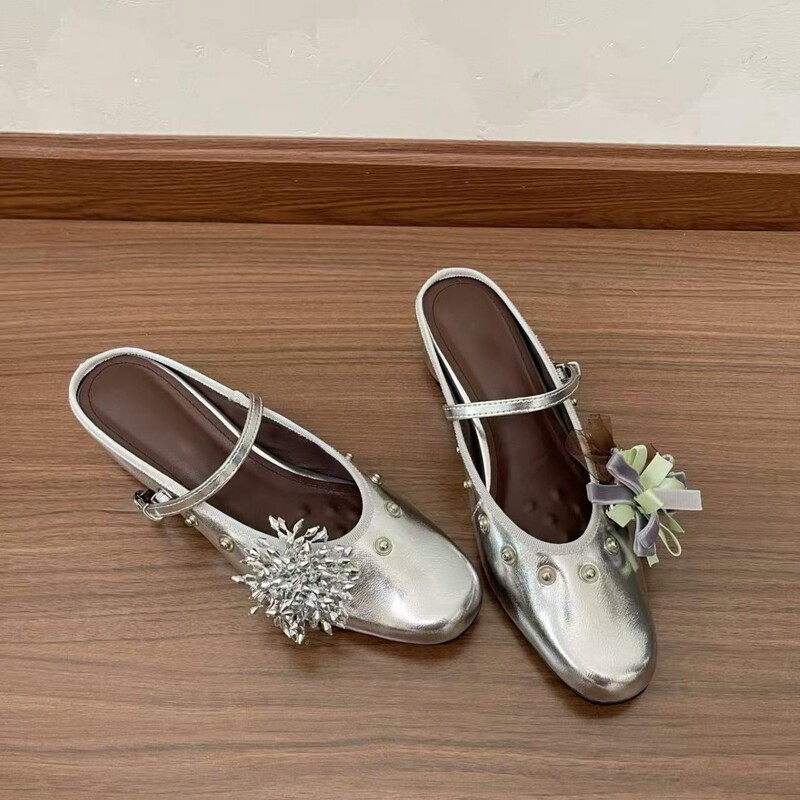 ファッショナブルな DIY バックルフラワーバックルハーフスリッパ女性の夏の新しいラウンドトゥリベットインナー高さマリージェーンスリッパ|undefined
