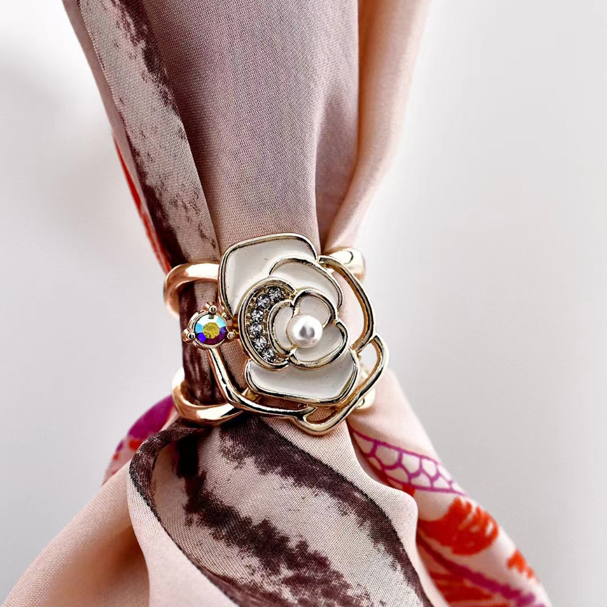 Scarf buckle Classification Daily Occasion Scarf Buckle High-end Versatile Fashion Women's Silk Scarf Ring Advanced Floral Simple Scarf Universal Fixed Clothes Corner Buckle