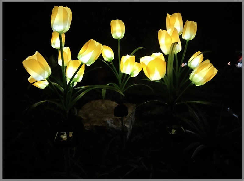 Energía solar impermeable al aire libre imitación 4 cabezales lámpara de tulipán 3 cabezales lámpara de paisaje de lirio césped decoración de patio lámpara de piso