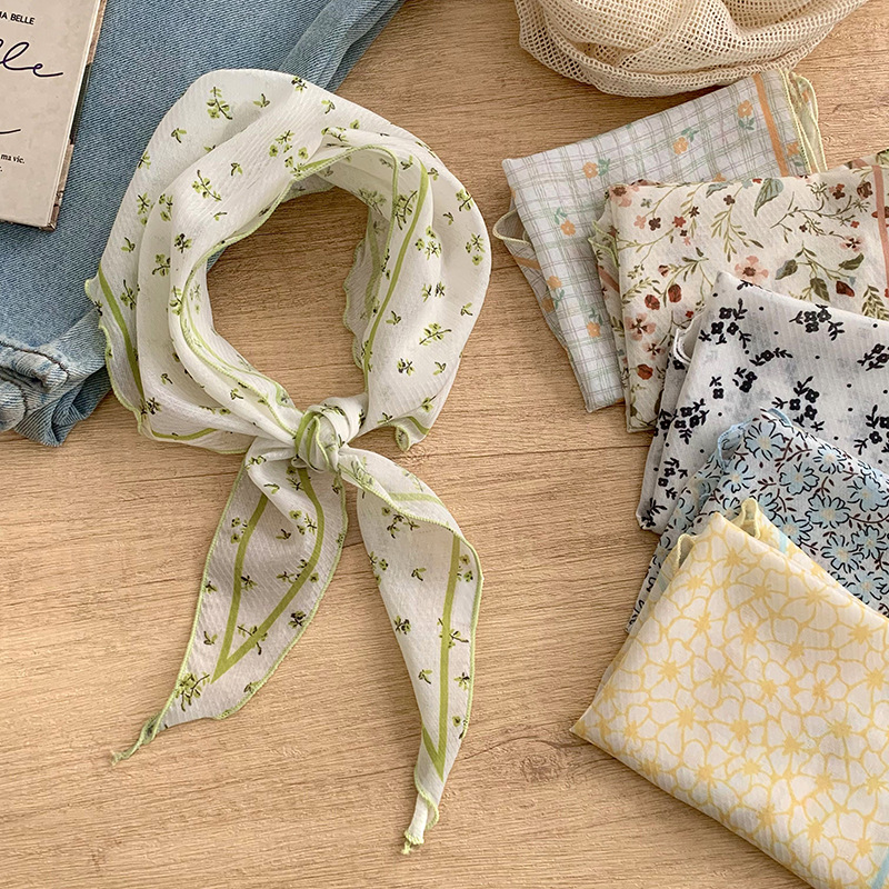 Bufanda de seda nuevo estilo protector para el cuello bufanda para el cuello pequeño y fresco pañuelo floral a cuadros cinturón para el cabello para atar el cabello bufanda triangular multiusos para atar la cintura