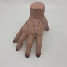 爆款亚当斯一家星期三小东西搪胶工艺手掌万圣节恐怖道具断手现货