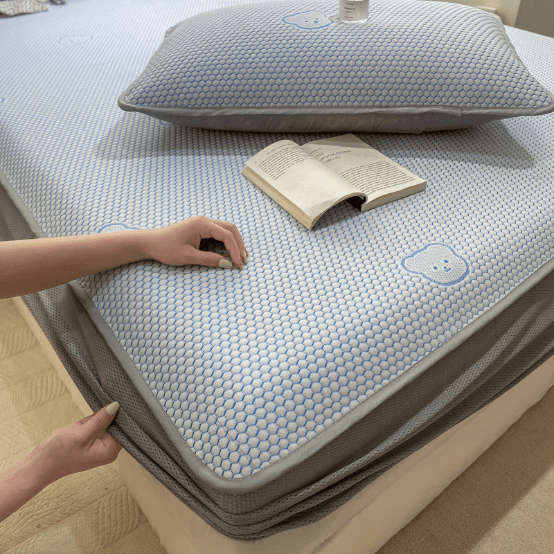 Funda de cama de seda de hielo de tres piezas verano 2025 nueva cubierta protectora de colchón todo incluido cubierta cubierta cubierta de cama de alfombra para niños