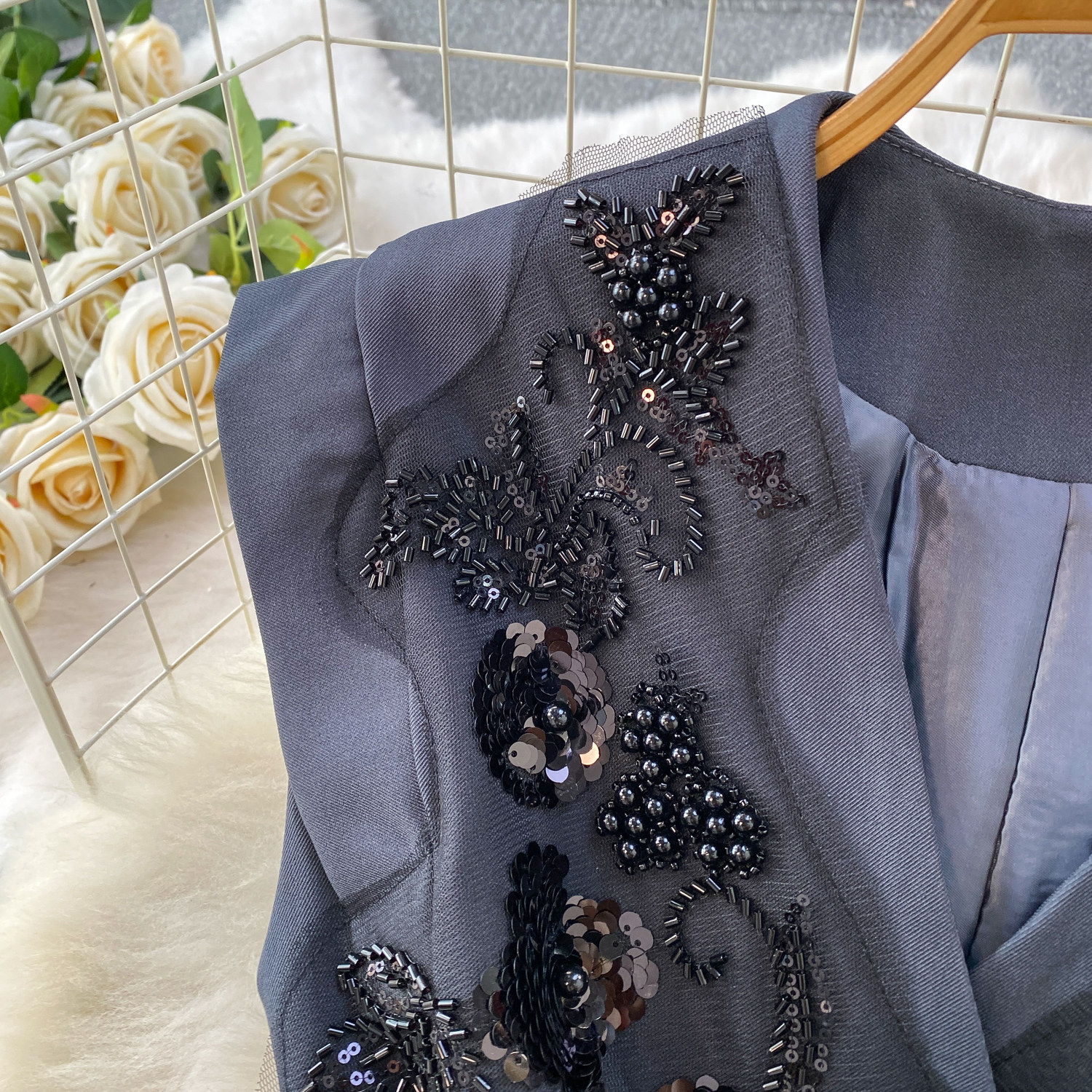 Elegant Embroidered Sequin V-Neck Waist-Defining Blazer & High-Waist Wide-Leg Trousers Two-Piece Set_ecoleips.com