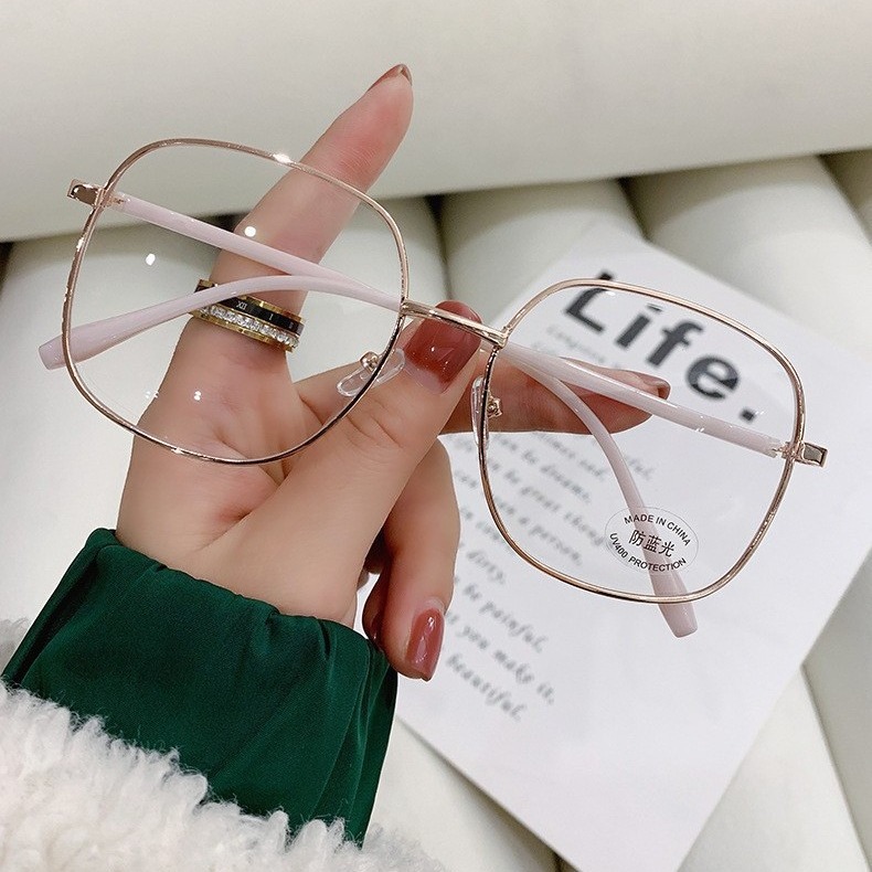 Montura de gafas cuadradas grandes de moda, anti-luz azul, sin graduación, montura metálica retro, adecuada para fotografía callejera sin maquillaje, se pueden equipar con lentes graduadas.