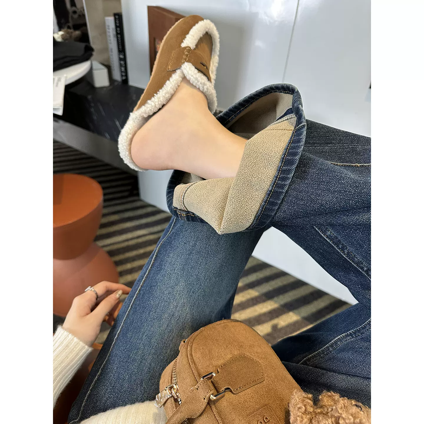 视觉减重！！绣线加绒阔腿牛仔裤女秋冬新款小个子宽松直筒长裤子