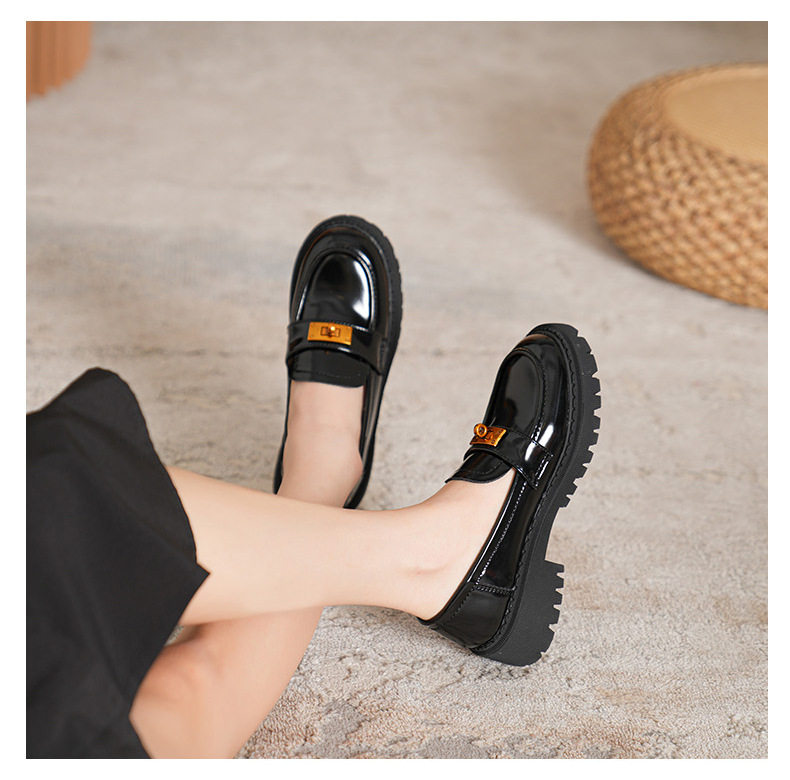 Giày lười nữ da mềm mũi tròn đế dày khóa vàng gót vuông 3–5 cm — Màu đen chi tiết 23