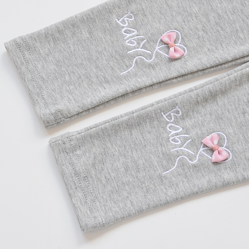 Polainas de niña primavera y otoño pantalones delgados ropa exterior para niños medianos y pequeños estilo occidental bebé primavera y verano para niños melocotón corazón flor pantalones para niños