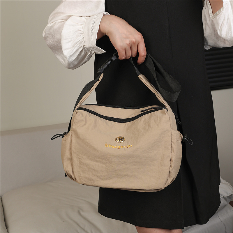 Coreano de color sólido nuevo mochila de cuatro estaciones general ocio versátil bolso de viaje de gran capacidad de viaje de trabajo bolso de hombro