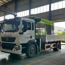 出口国三国五重汽豪沃HOWO4*2程力8吨随车吊价格12吨随车起重机