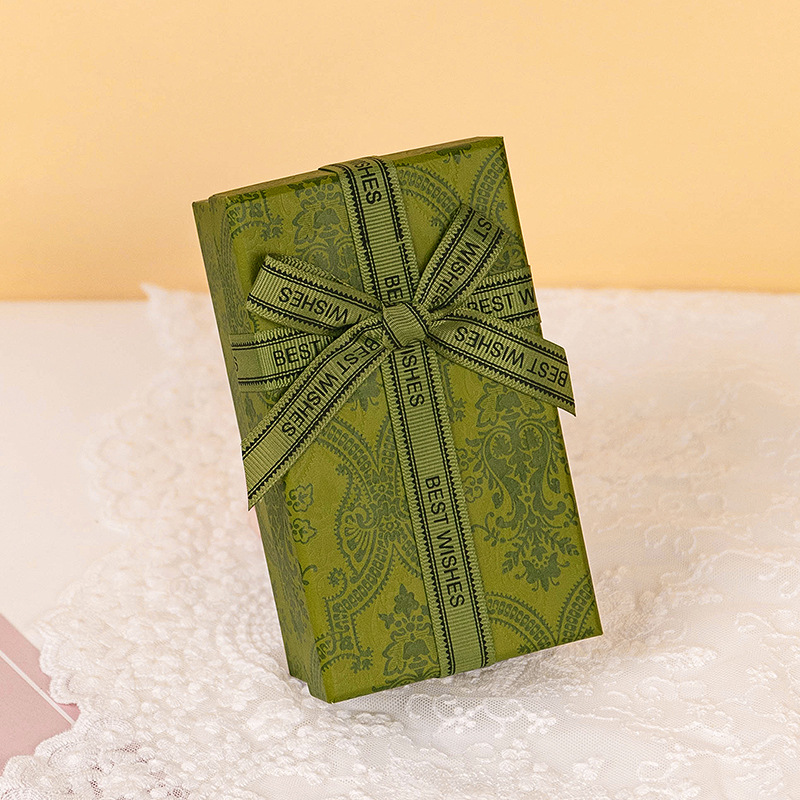 Nueva caja de regalo pequeña, exquisita caja de embalaje de lápiz labial y perfume, joyero para novia, cubierta de cielo y tierra, caja de lazo, lista para la venta