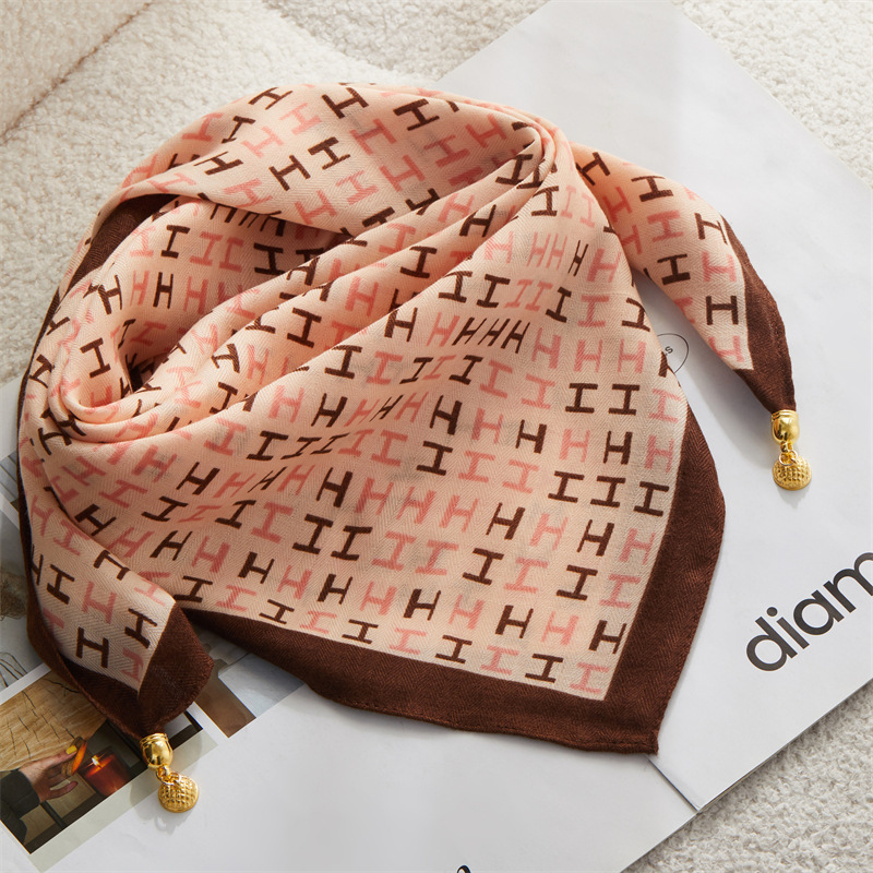 Neck Square Scarf Silk Scarf Women's Magnetic Buckle 2024 New Style Small Scarf Women's Autumn and Winter Cotton Linen Neck Scarf Triangle Scarf